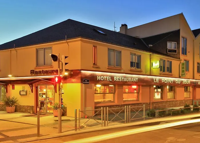 Le Point Du Jour מלון 3*
